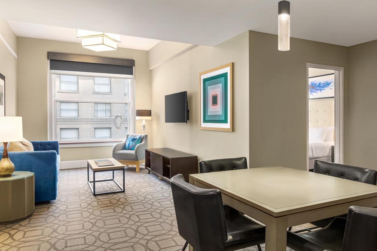 One-Bedroom Suite with One King Bed,757536034:JPEG