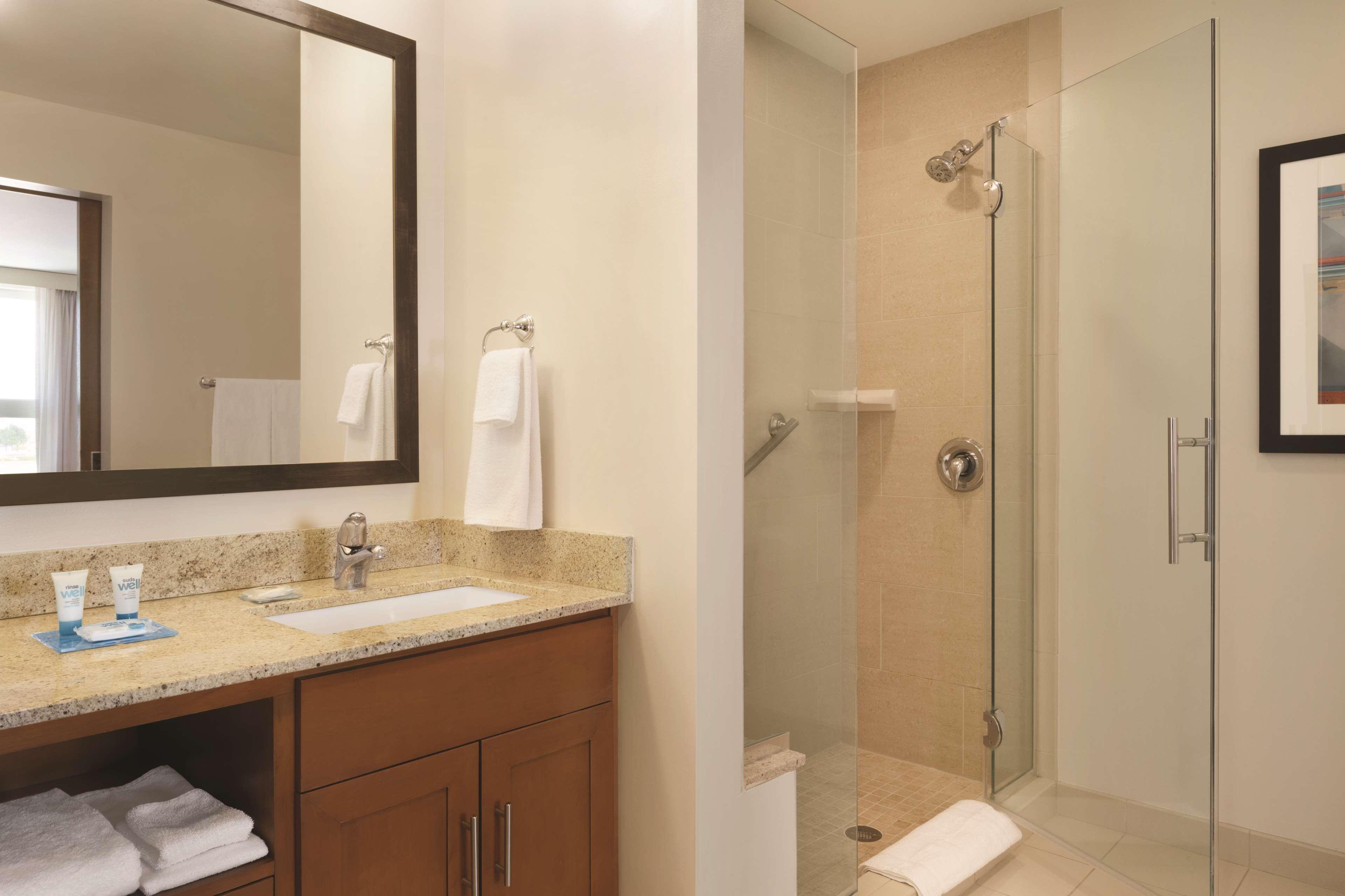 One-Bedroom King Suite