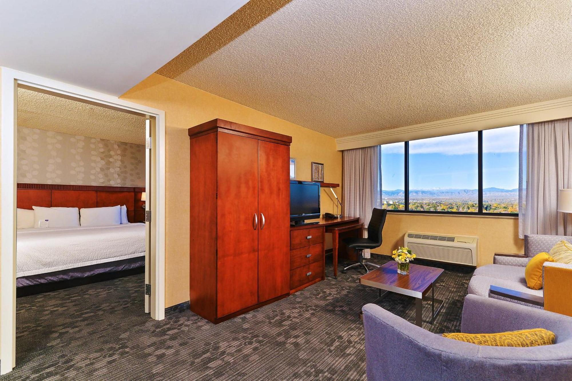 One-Bedroom Two-Room Suite,1618825909:JPEG