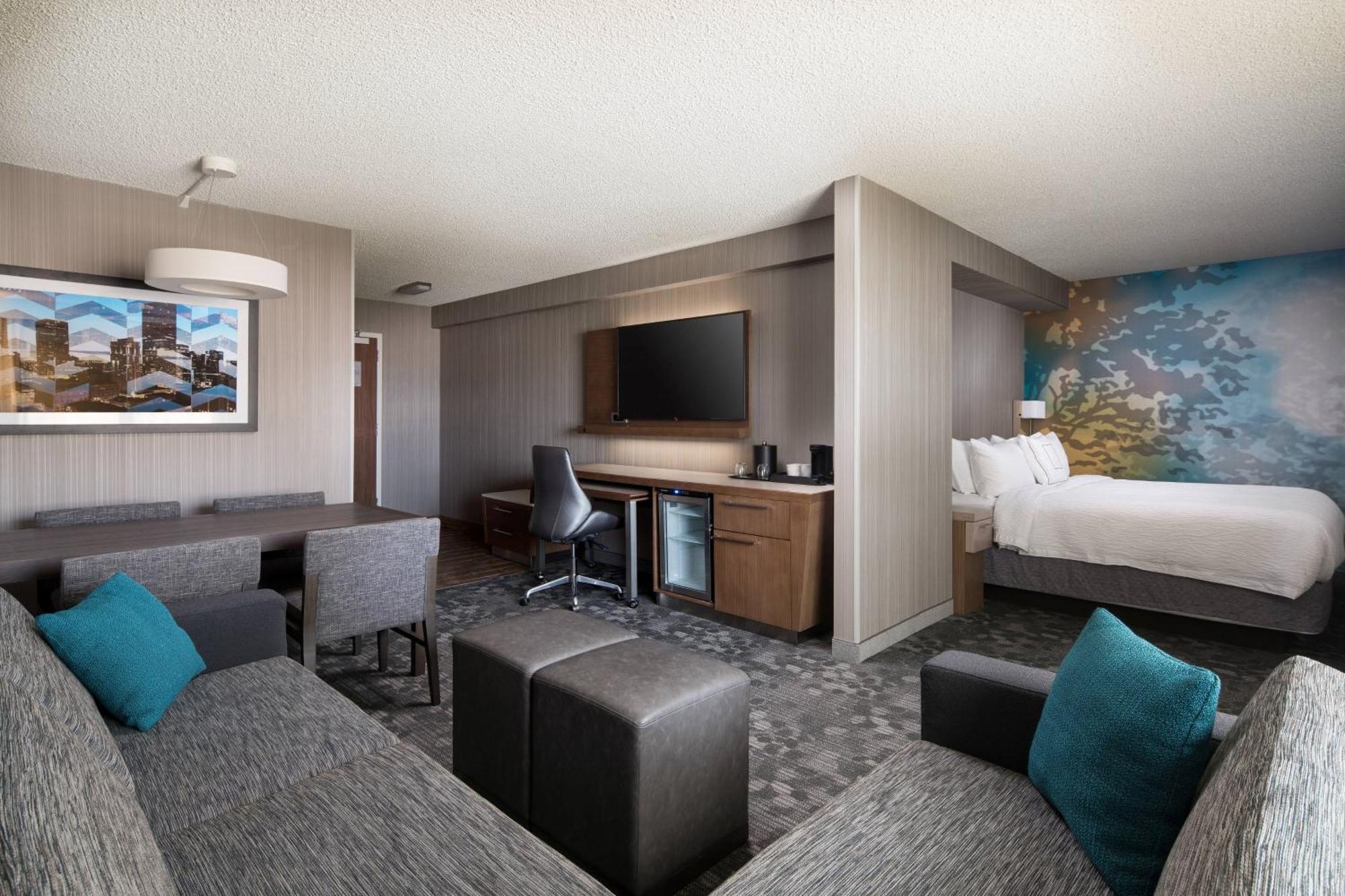 King Suite with Sofa Bed,1632257905:JPEG