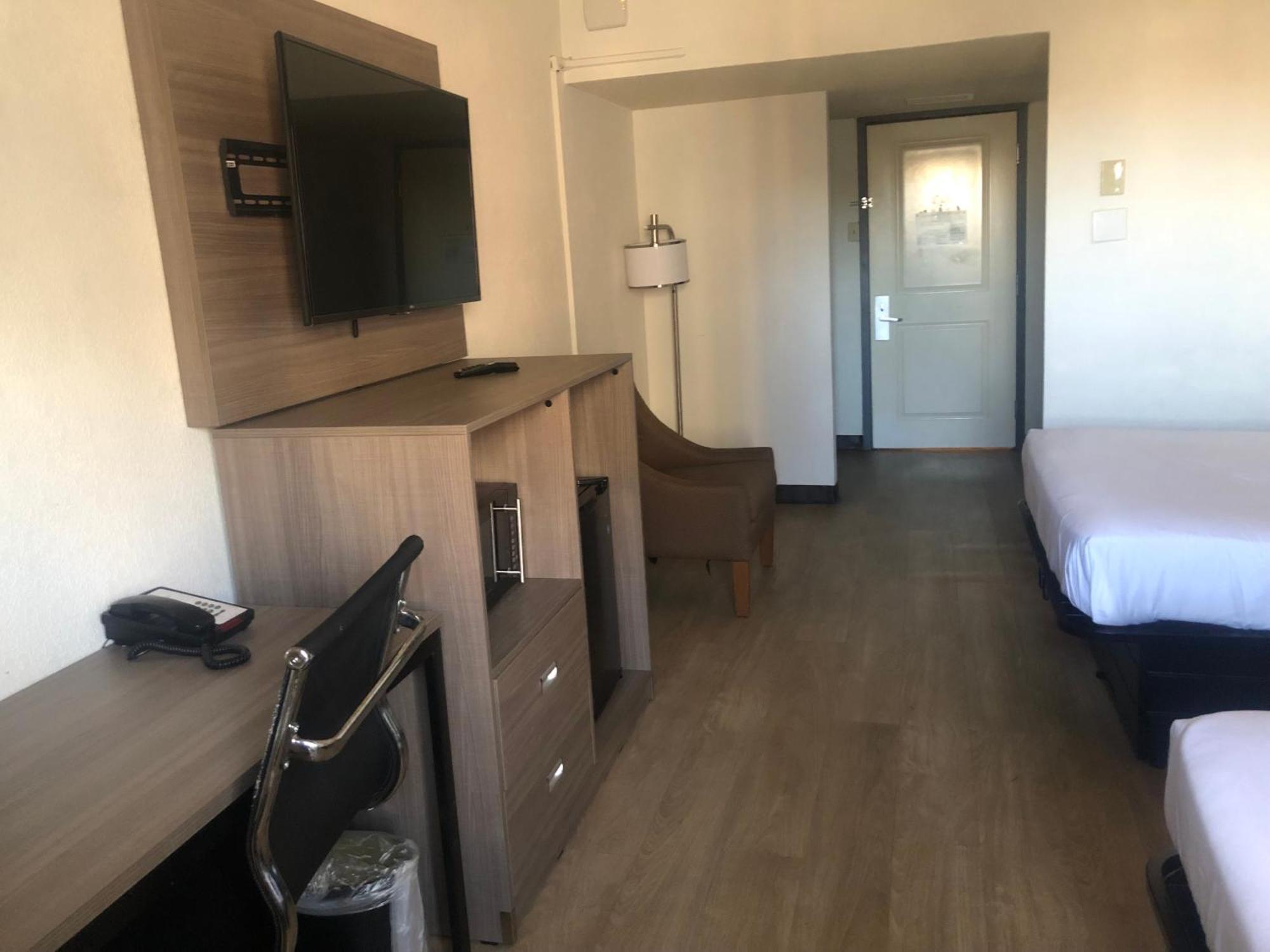 Standard Double Room with Two Double Beds - Non-Smoking/Interior Corridors,1655281970:JPEG