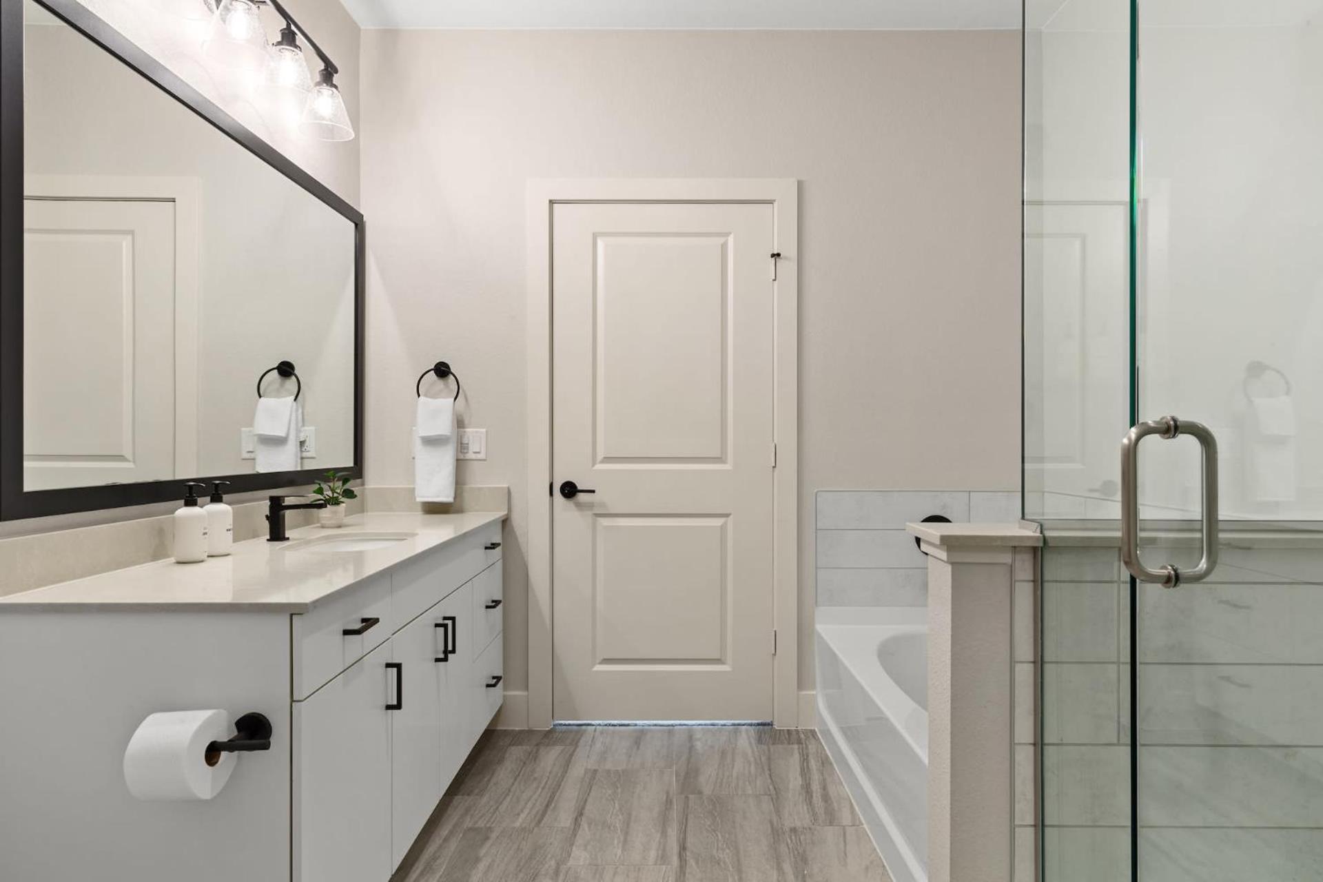 Two-Bedroom Apartment (Self Check-in with Virtual Front Desk),1766774144:JPEG