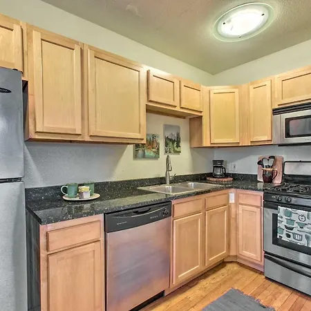 Cozy Sunnyside Flat 1 Mi To Tennyson Street!-3